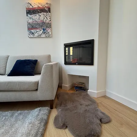 Komfortowy Przy Arkadii Apartman *