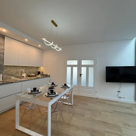 Komfortowy Przy Arkadii Apartman