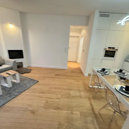 Komfortowy Przy Arkadii Apartman Varsó