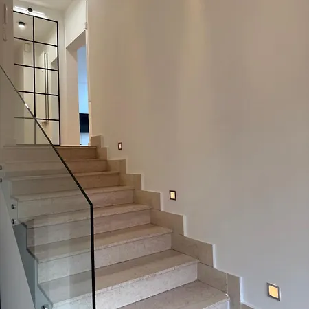 Komfortowy Przy Arkadii Apartman Varsó